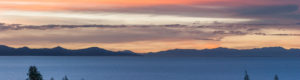 lac Titicaca au coucher du soleil , Pérou