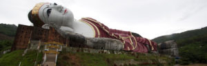 Bouddha Win Sein couché à Mawlamyine Myanmar