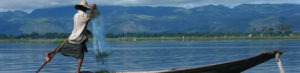 Pêcheur Intha sur le lac Inle, Myanmar