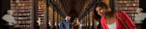 The Book of Kells, Bibliothèque Trinity College, The Long Room, Dublin, Irlande