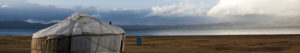 Yourte devant le lac Son Kol, Kirghizistan