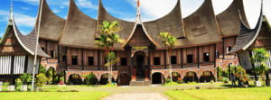 maisons traditionnelles des Minangkabau, Rumah Gadang, à Padang, Indonésie