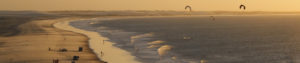 Dune, plage de Jericoacoara, au coucher du soleil, Brésil